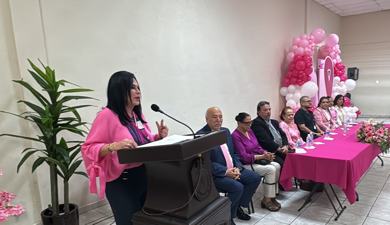 CON UNA GRAN PARTICIPACIÓN DE MUJERES SE LLEVÓ A CABO LA CONFERENCIA «ABRIENDO CICLOS HACIA UNA VIDA DE CALIDAD», OFRECIDA A SERVIDORES PÚBLICOS EN EL SALÓN SUTSPET