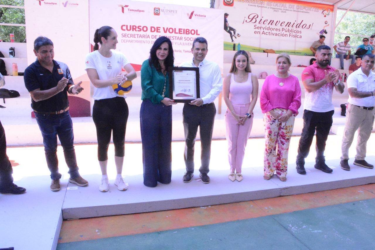 CLAUSURA DEL CURSO CLÍNICA DE VOLEIBOL, ORGANIZADO EN LAS INSTALACIONES DEPORTIVAS DEL SUTSPET Y ORGANISMOS PÚBLICOS DESCENTRALIZADOS.
