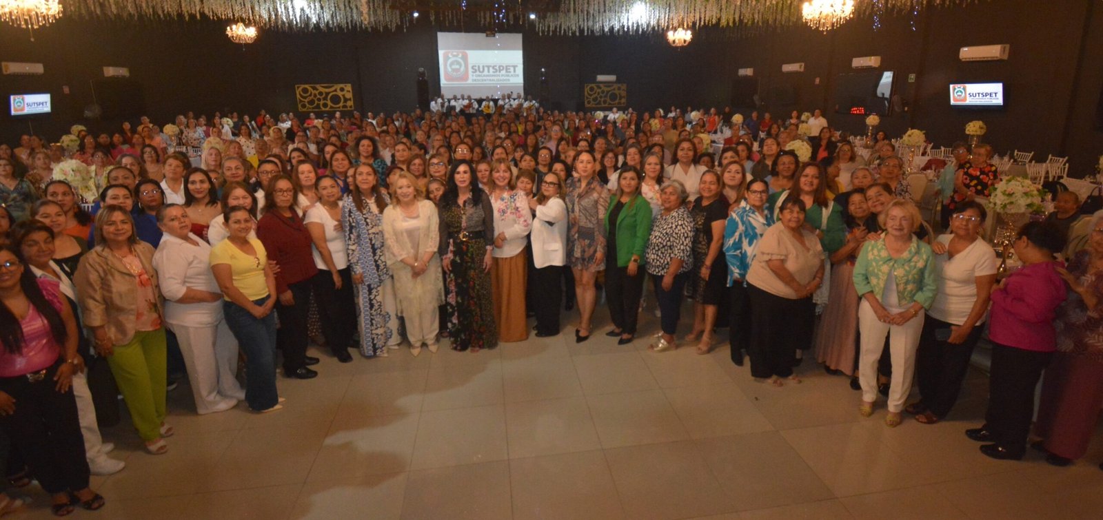 MENSAJE DE ADMIRACIÓN EN CELEBRACIÓN DEL DÍA DE LAS MADRES