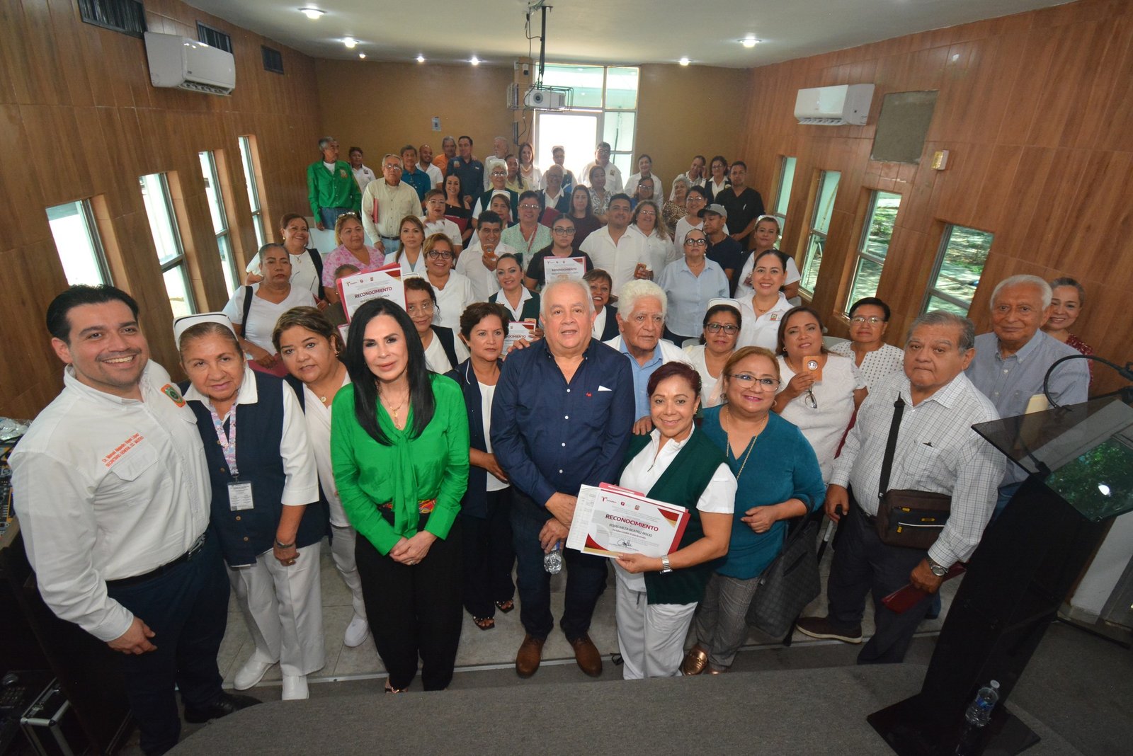 CON FRATERNIDAD, COMPAÑERISMO Y ORGULLO INSTITUCIONAL SE LLEVA A CABO REUNIÓN DE TRABAJO CON SECTOR SALUD MADERO