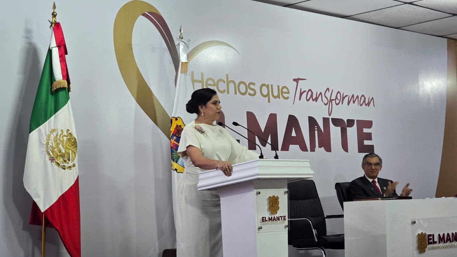 ASISTE BLANCA VALLES AL INFORME DE LABORES DE PATTY CHÍO EN EL MANTE